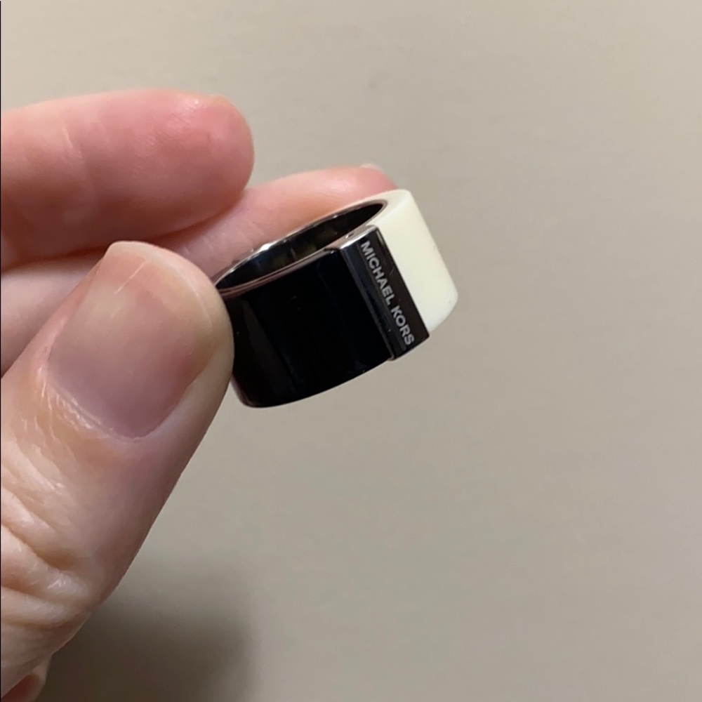 Michael Kors Ring Size 6